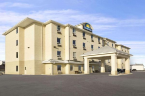 Отель Days Inn by Wyndham Moose Jaw  Мус-Джо